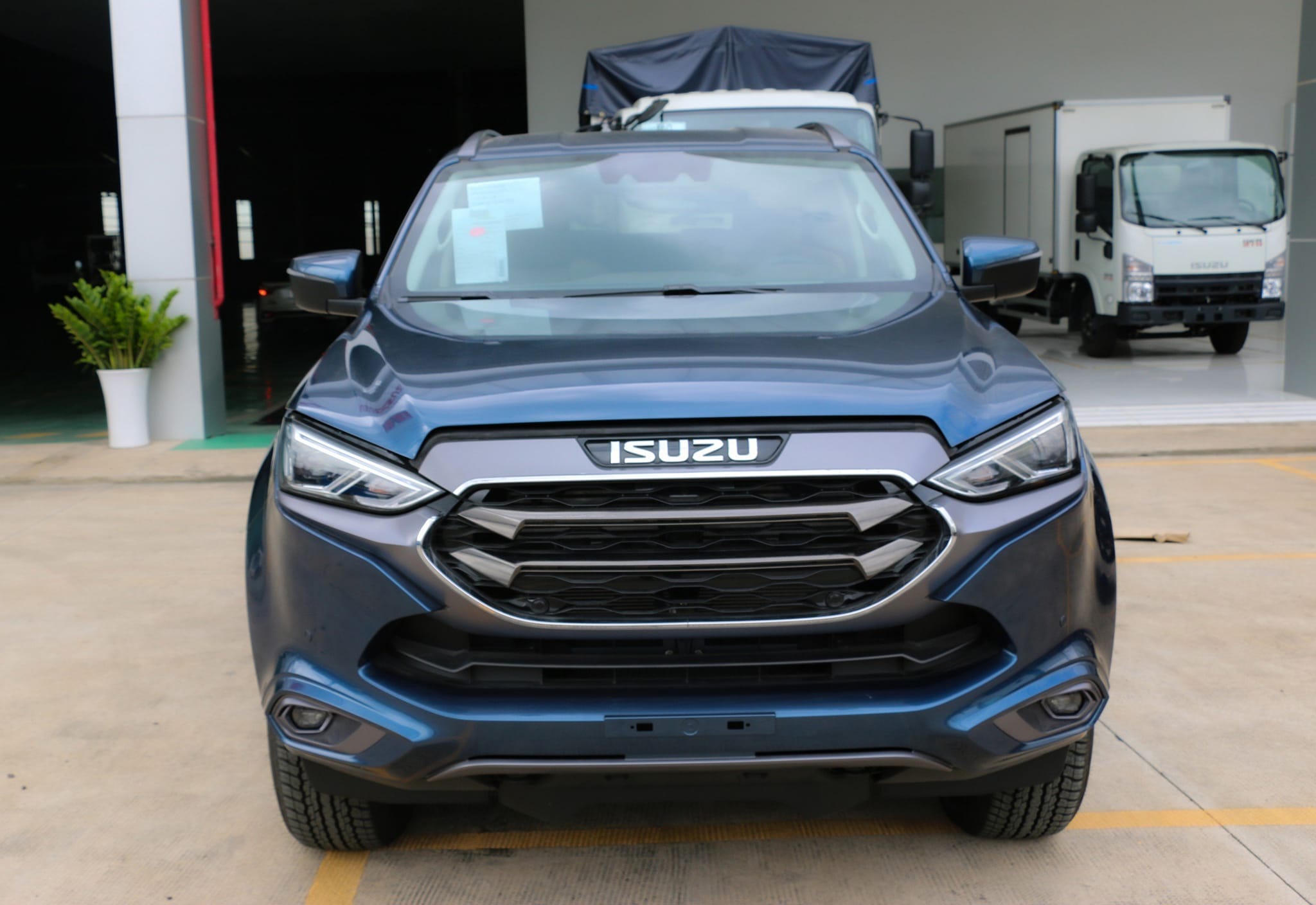 Isuzu Mu-X Prestige 4x2 AT: Đặc Điểm Nổi Bật
