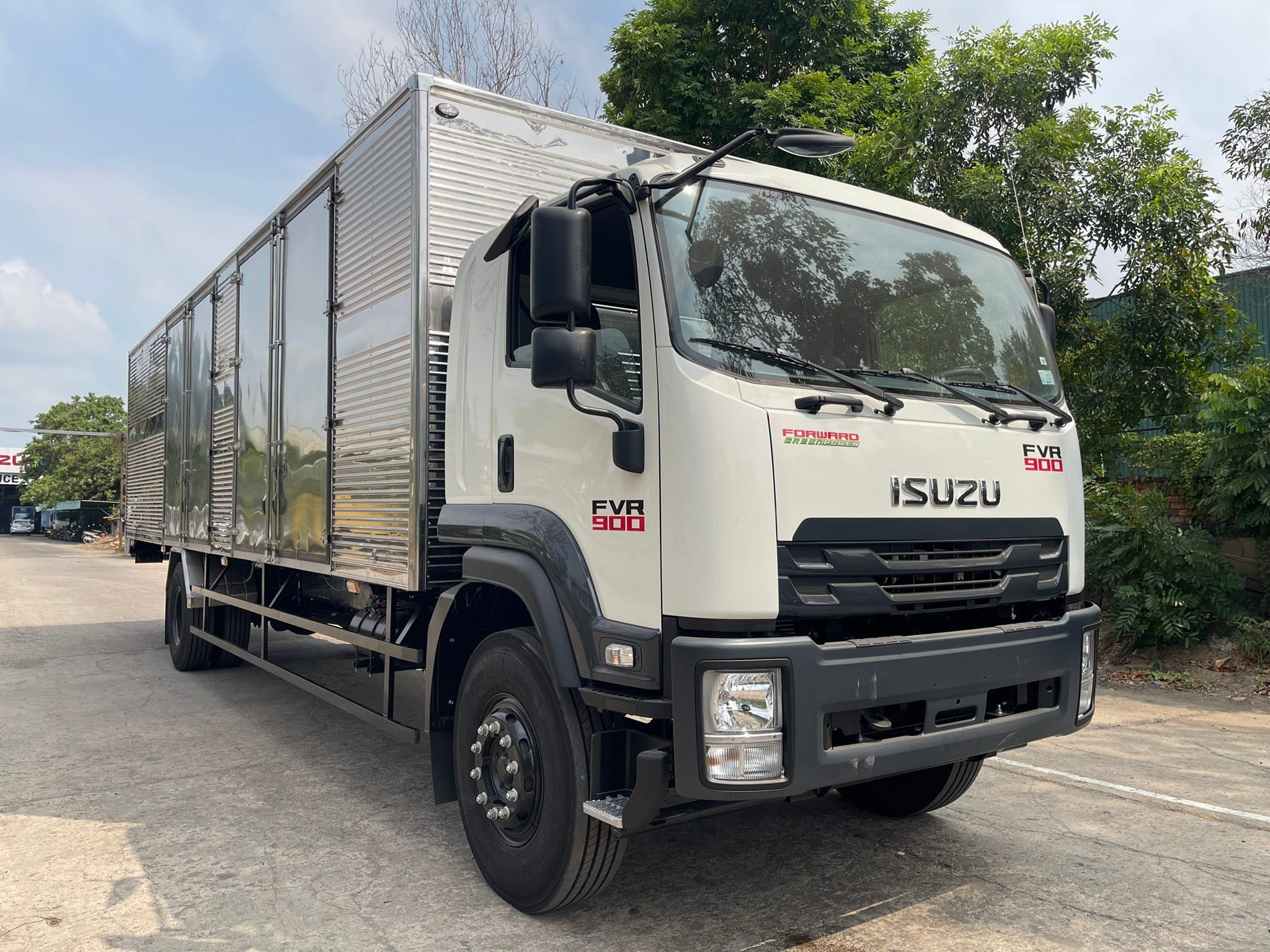 Đánh giá tổng quan xe tải Isuzu FVR900