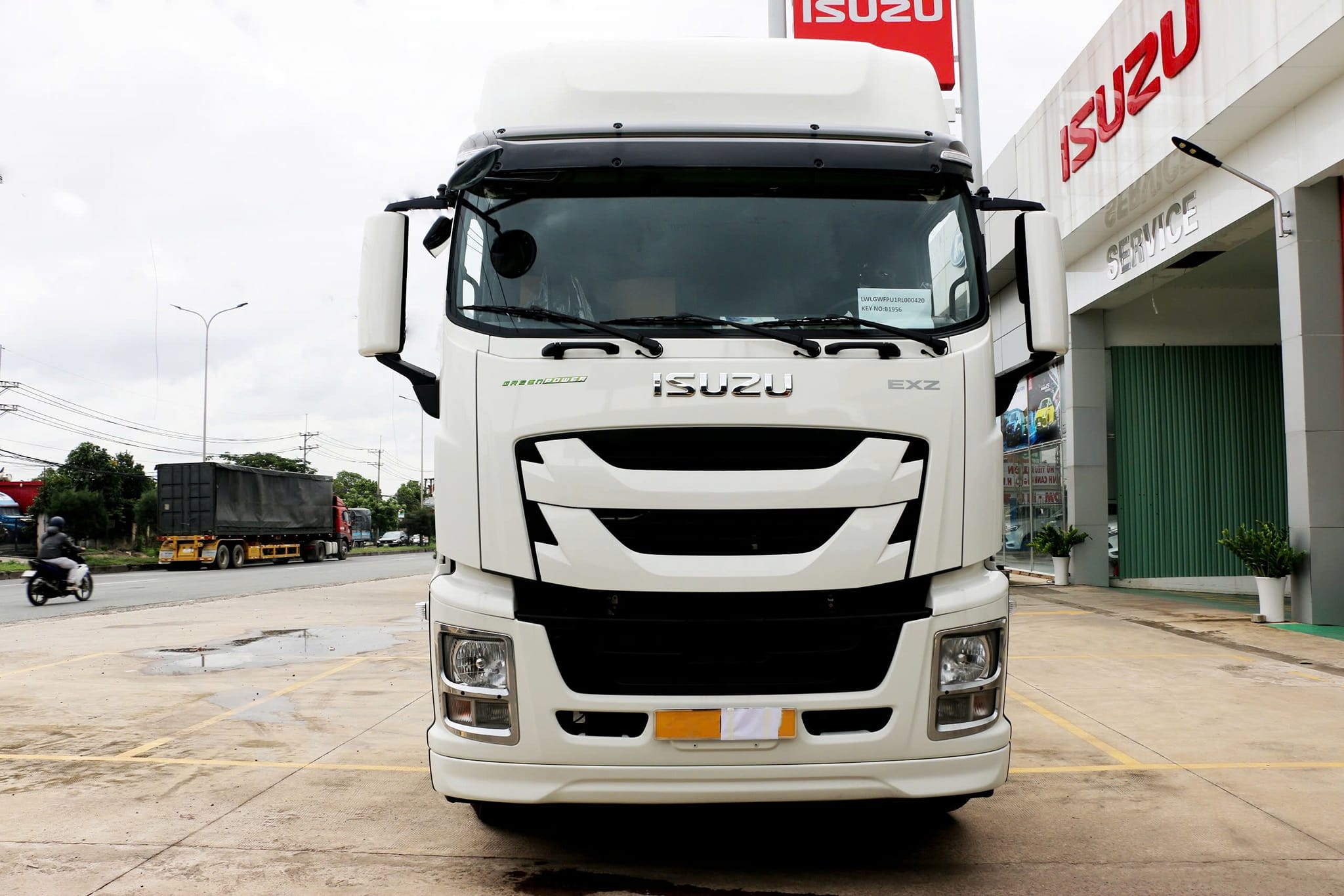 Đầu Kéo ISUZU - Lựa Chọn Hàng Đầu Cho Vận Tải Hiện Đại