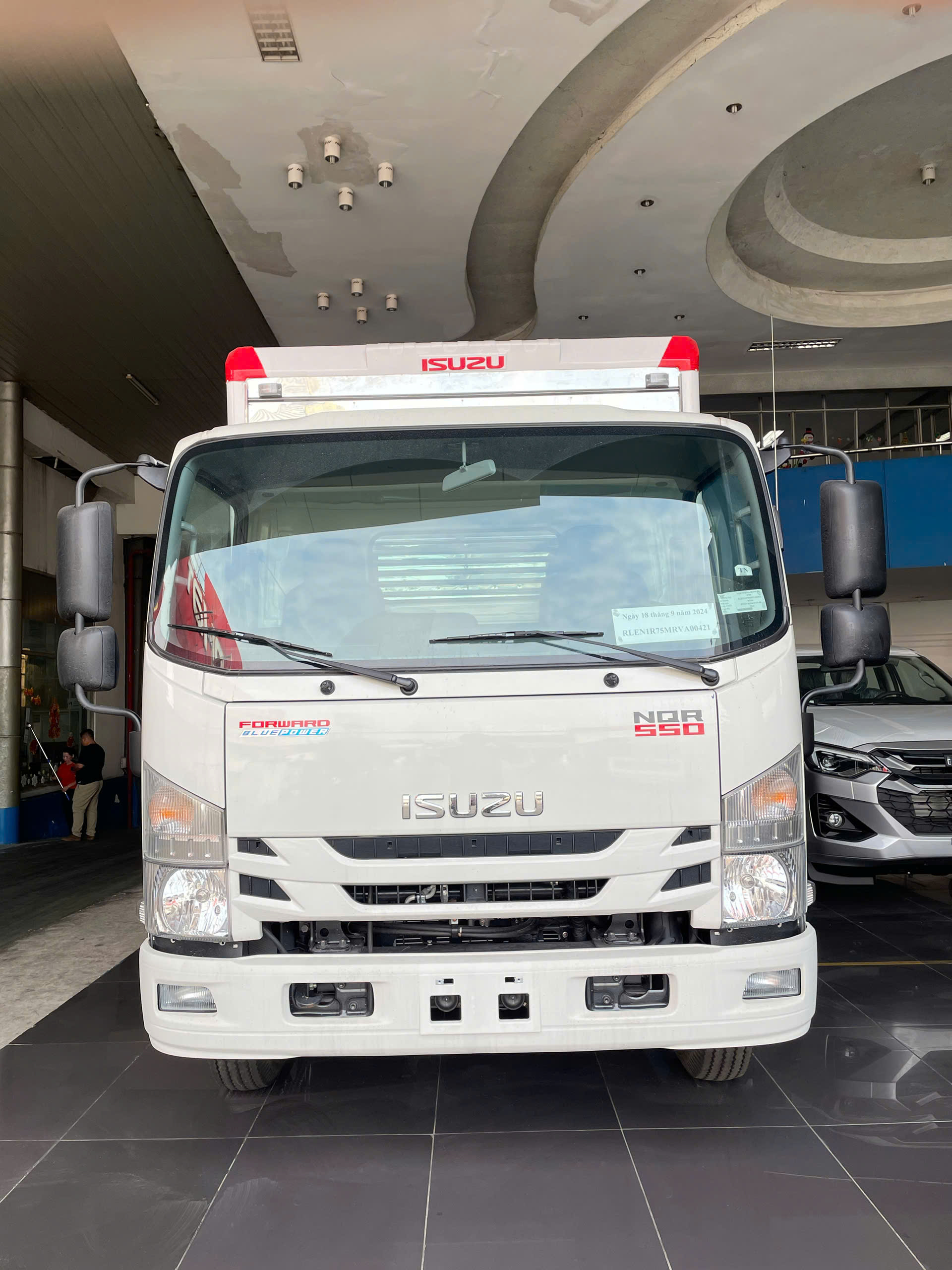 Isuzu NQR550 - Lựa chọn hàng đầu cho nhu cầu vận chuyển hàng hóa